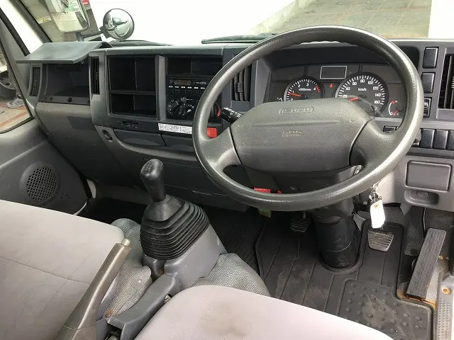 いすゞ エルフ TKG-NJS85A(4WD)の写真37