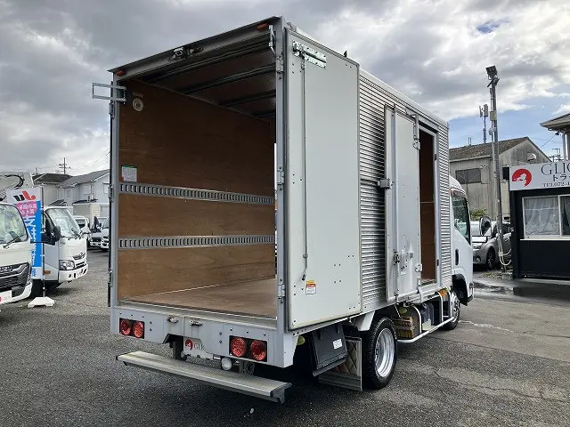 いすゞ エルフ TRG-NLR85AN(2WD)の写真15
