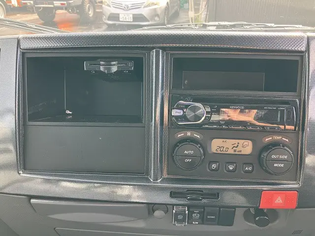 いすゞ エルフ TRG-NLR85AN(2WD)の写真33