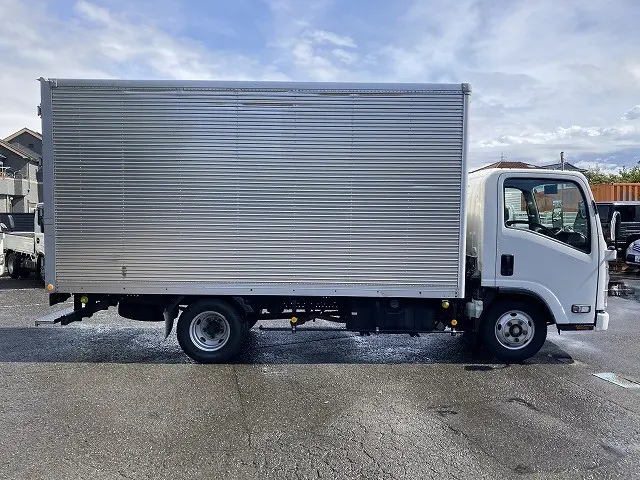 いすゞ エルフ TRG-NMR85AN(2WD)の写真5