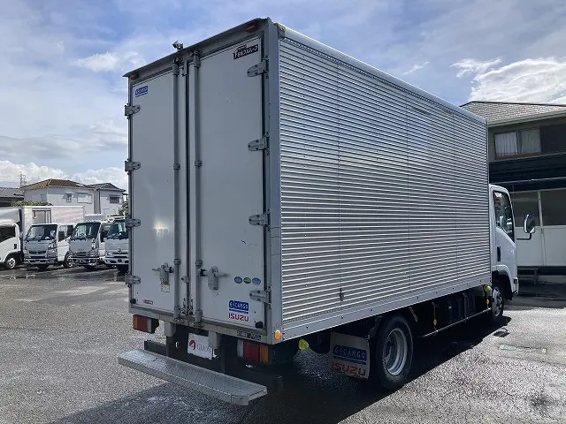 いすゞ エルフ TRG-NMR85AN(2WD)の写真8