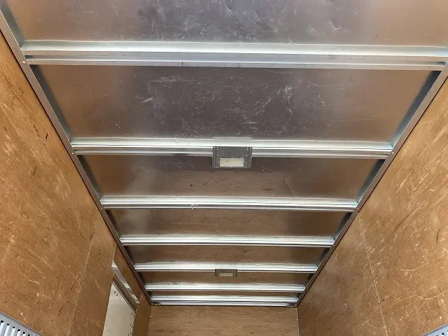 いすゞ エルフ TRG-NMR85AN(2WD)の写真10