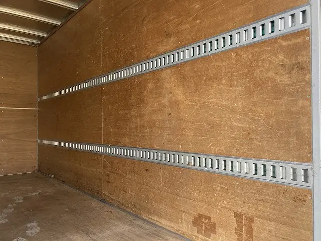 いすゞ エルフ TRG-NMR85AN(2WD)の写真12