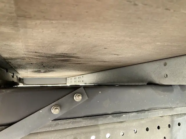 いすゞ エルフ TRG-NMR85AN(2WD)の写真15