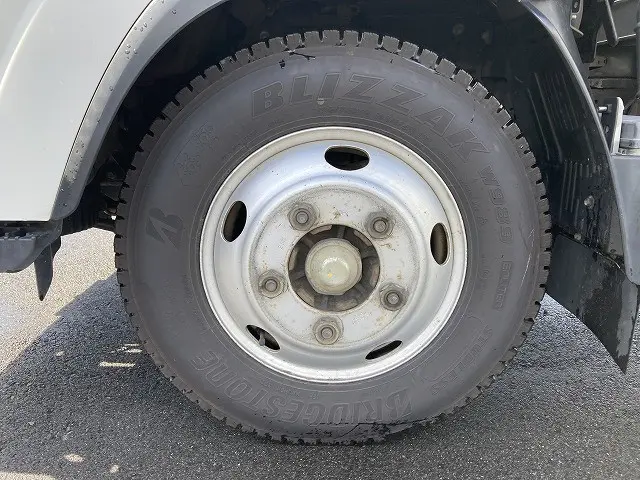 いすゞ エルフ TRG-NMR85AN(2WD)の写真20