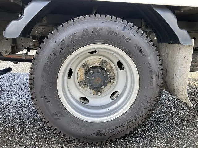 いすゞ エルフ TRG-NMR85AN(2WD)の写真22