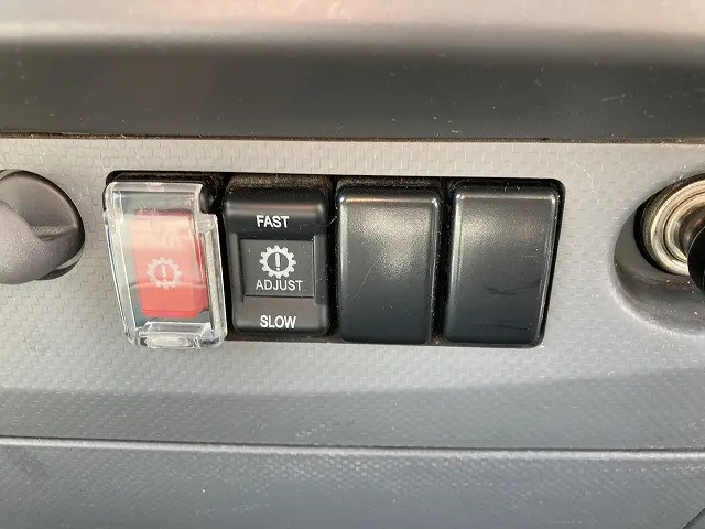 いすゞ エルフ TRG-NMR85AN(2WD)の写真35