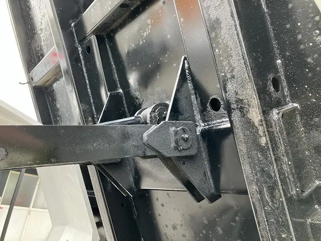 いすゞ フォワード 2PG-FRR90S1(2WD)の写真28