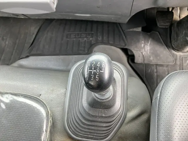 いすゞ フォワード 2PG-FRR90S1(2WD)の写真41