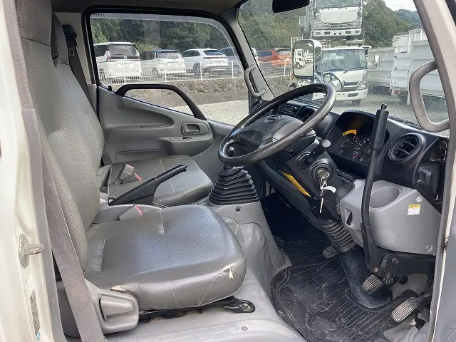日野 デュトロ TKG-XZU620T(2WD)の写真26