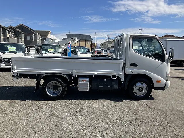 トヨタ ダイナ 2RG-XZU605(2WD)の写真5