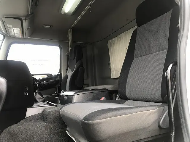 日野 プロフィア QKG-FS1EKDA(6x4)の写真27