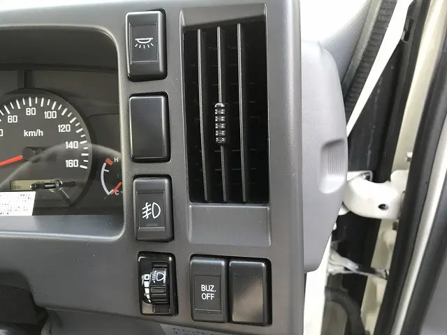 いすゞ エルフ TPG-NLR85AN(2WD)の写真37
