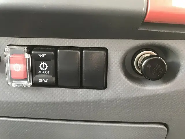 いすゞ エルフ TPG-NLR85AN(2WD)の写真39