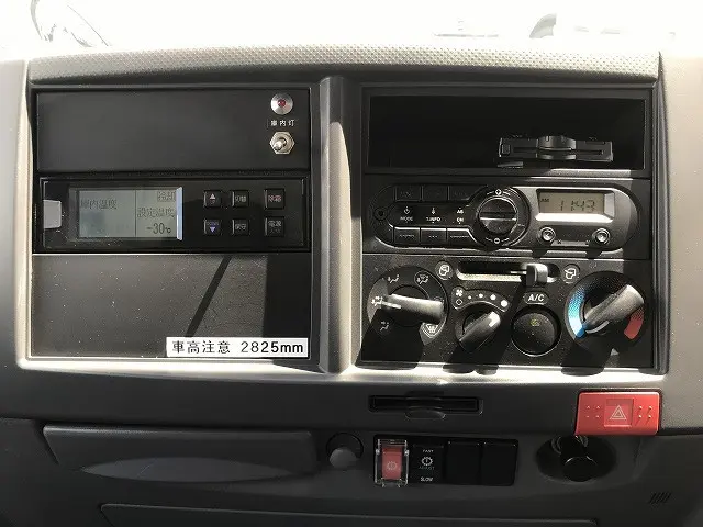 いすゞ エルフ TPG-NLR85AN(2WD)の写真40