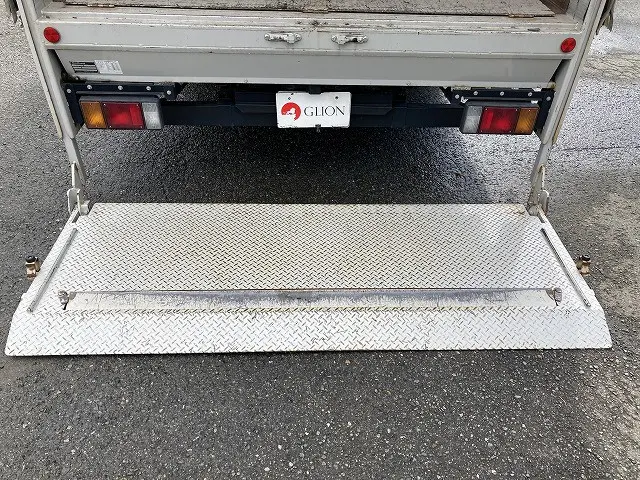 いすゞ エルフ TRG-NPR85AN(2WD)の写真13
