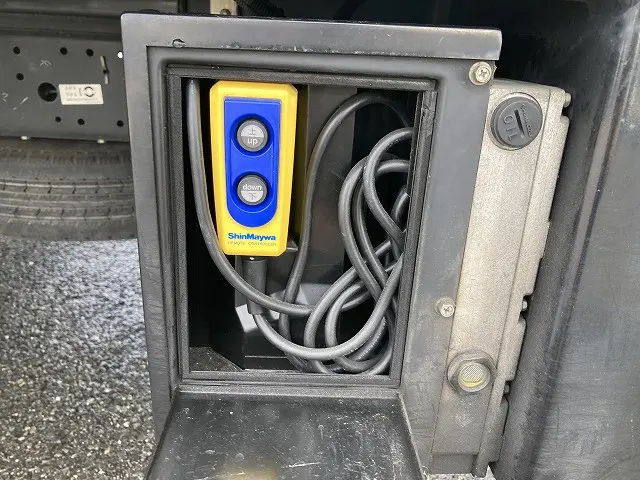 いすゞ エルフ TRG-NPR85AN(2WD)の写真18