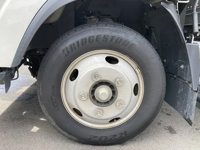 いすゞ エルフ TRG-NPR85AN(2WD)の写真25