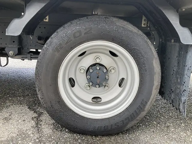 いすゞ エルフ TRG-NPR85AN(2WD)の写真27