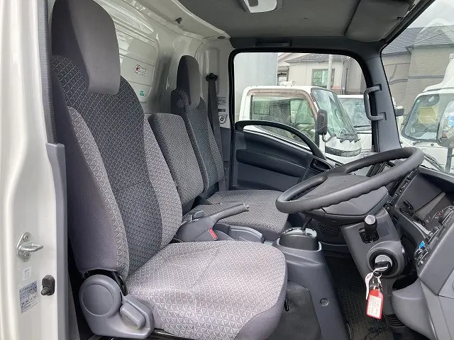 いすゞ エルフ TRG-NPR85AN(2WD)の写真39