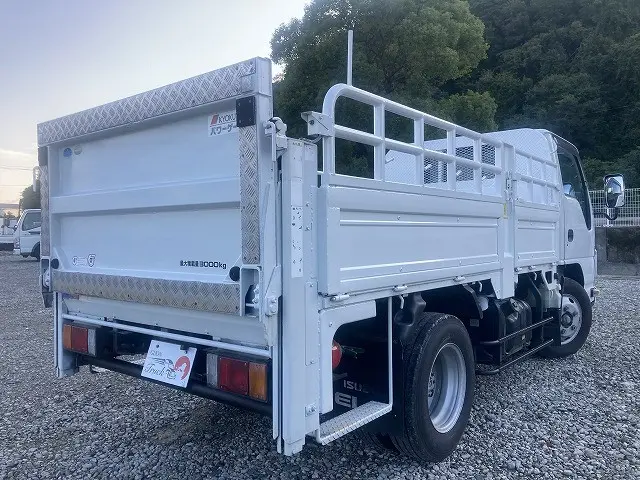 いすゞ エルフ TRG-NKR85A(2WD)の写真8