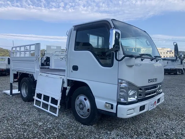 いすゞ エルフ TRG-NKR85A(2WD)の写真10