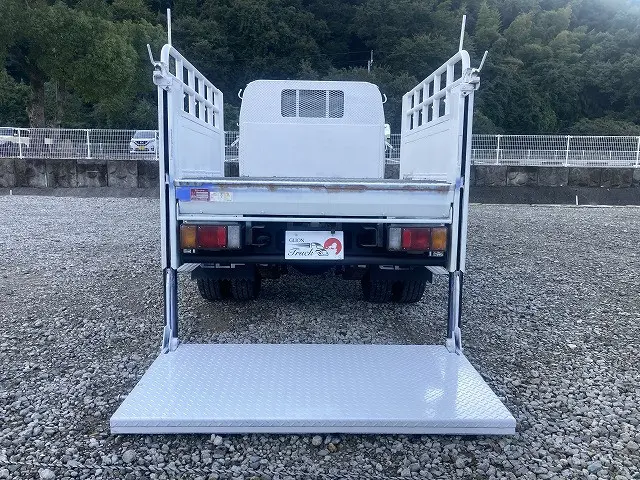 いすゞ エルフ TRG-NKR85A(2WD)の写真14