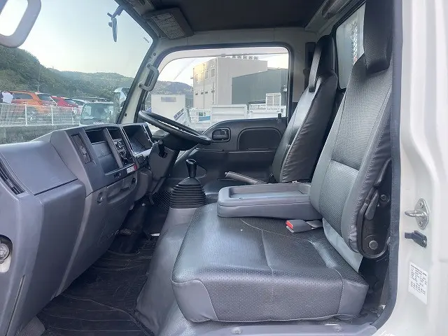 いすゞ エルフ TRG-NKR85A(2WD)の写真22