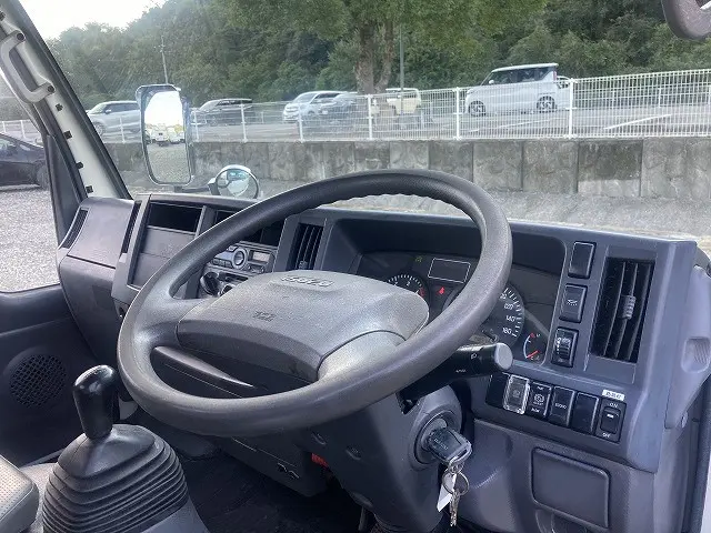 いすゞ エルフ TRG-NKR85A(2WD)の写真25
