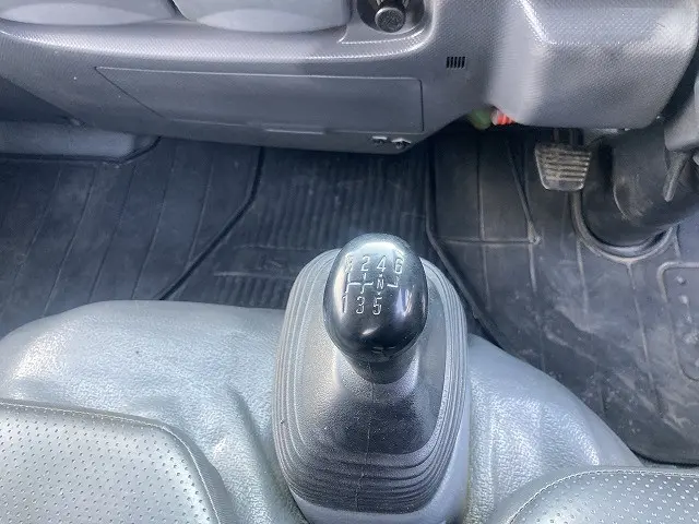 いすゞ エルフ TRG-NKR85A(2WD)の写真27