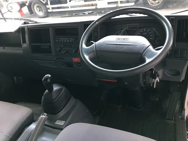 いすゞ エルフ TKG-NPR85AR(2WD)の写真38