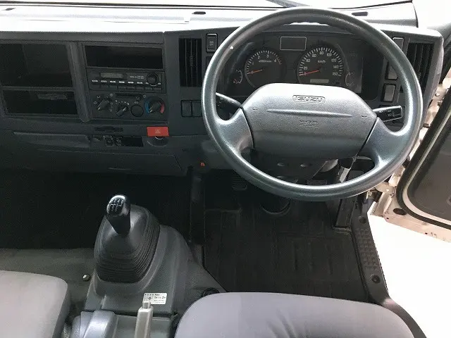 いすゞ エルフ TKG-NPR85AR(2WD)の写真39