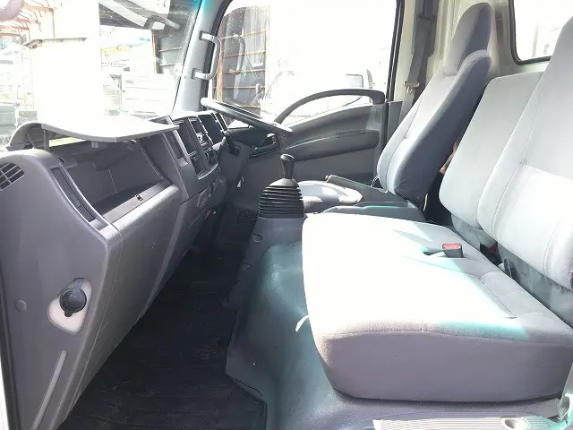 いすゞ エルフ TKG-NPR85AR(2WD)の写真47