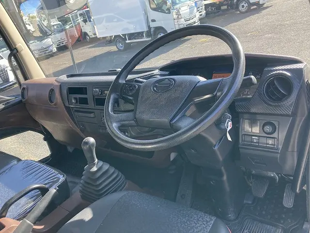 日野 レンジャー 2KG-FC2ABA(2WD)の写真38