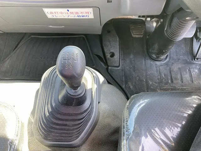いすゞ フォワード 2PG-FRR90S1(2WD)の写真40