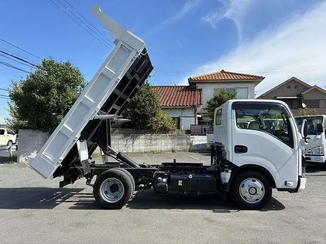 いすゞ エルフ 2RG-NKR88AT(2WD)の写真5