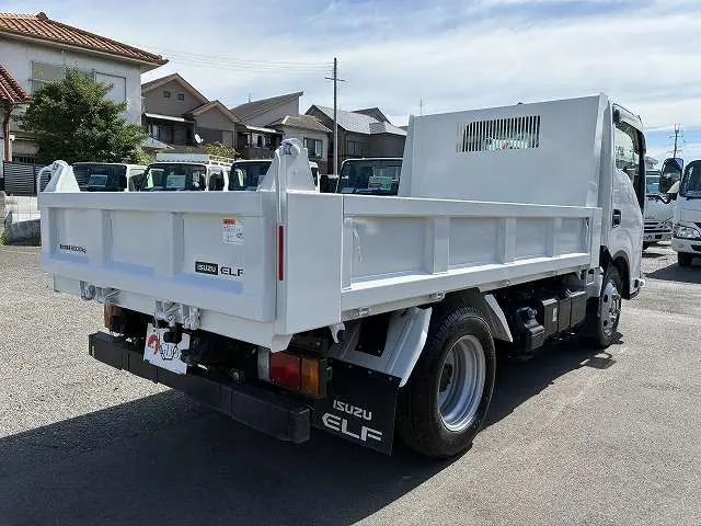 いすゞ エルフ 2RG-NKR88AT(2WD)の写真13