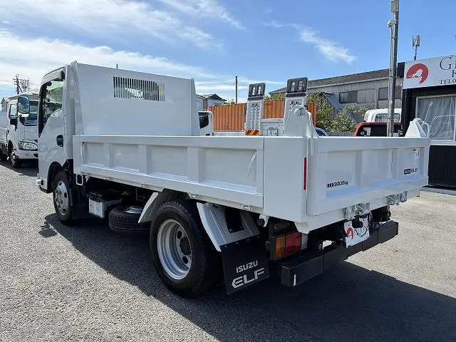 いすゞ エルフ 2RG-NKR88AT(2WD)の写真15