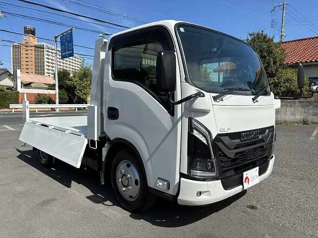 いすゞ エルフ 2RG-NKR88AT(2WD)の写真17