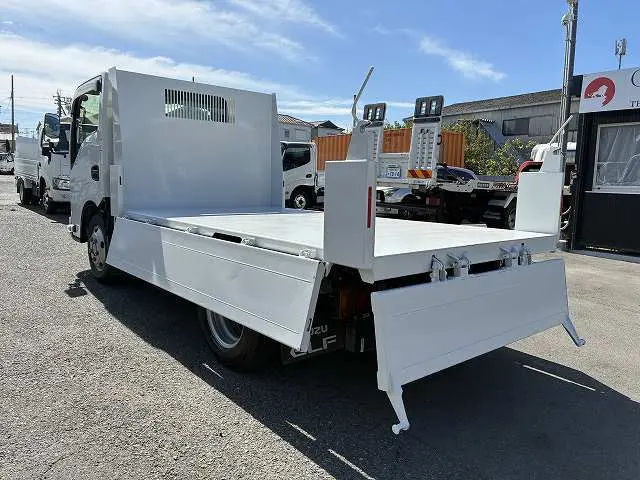 いすゞ エルフ 2RG-NKR88AT(2WD)の写真22