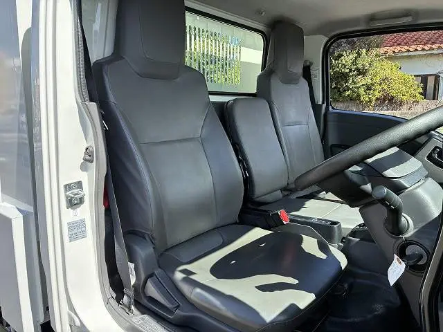 いすゞ エルフ 2RG-NKR88AT(2WD)の写真38