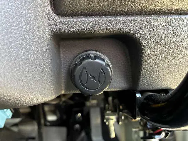 いすゞ エルフ 2RG-NKR88AT(2WD)の写真40