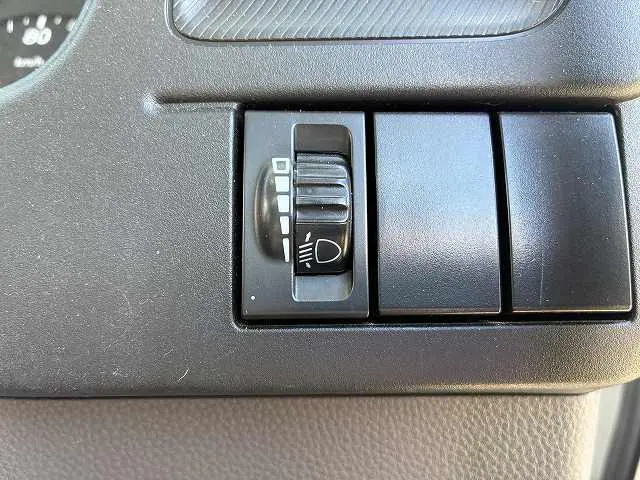 いすゞ エルフ 2RG-NKR88AT(2WD)の写真41