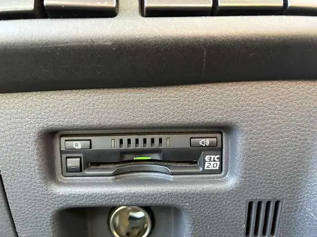 いすゞ エルフ 2RG-NKR88AT(2WD)の写真45