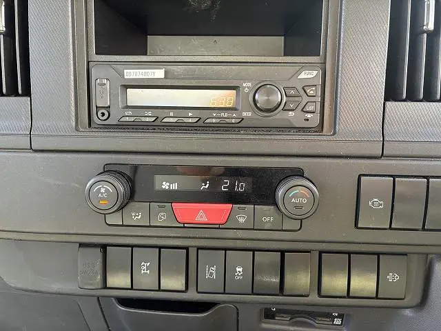 いすゞ エルフ 2RG-NKR88AT(2WD)の写真46