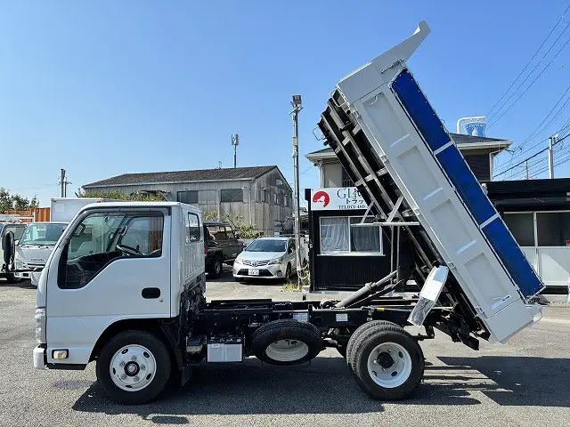 いすゞ エルフ 2RG-NKR88AD(2WD)の写真4