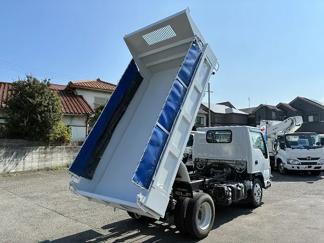 いすゞ エルフ 2RG-NKR88AD(2WD)の写真8