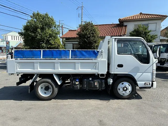 いすゞ エルフ 2RG-NKR88AD(2WD)の写真12