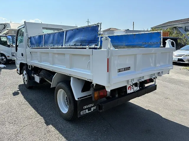 いすゞ エルフ 2RG-NKR88AD(2WD)の写真13