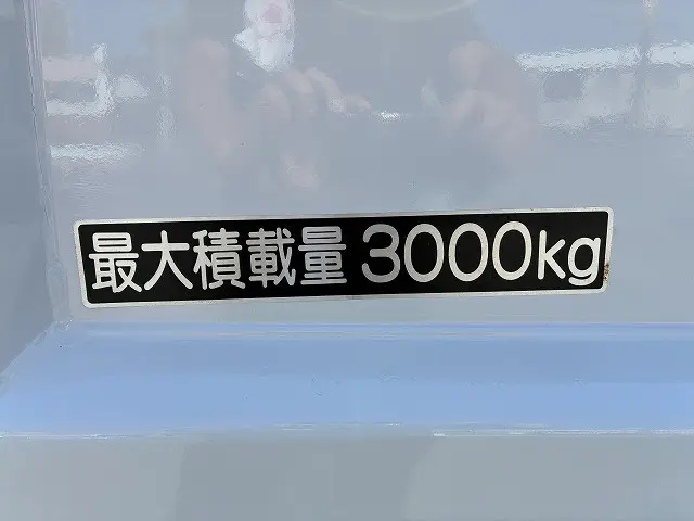 いすゞ エルフ 2RG-NKR88AD(2WD)の写真23